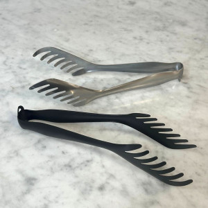 spaghetti-tongs